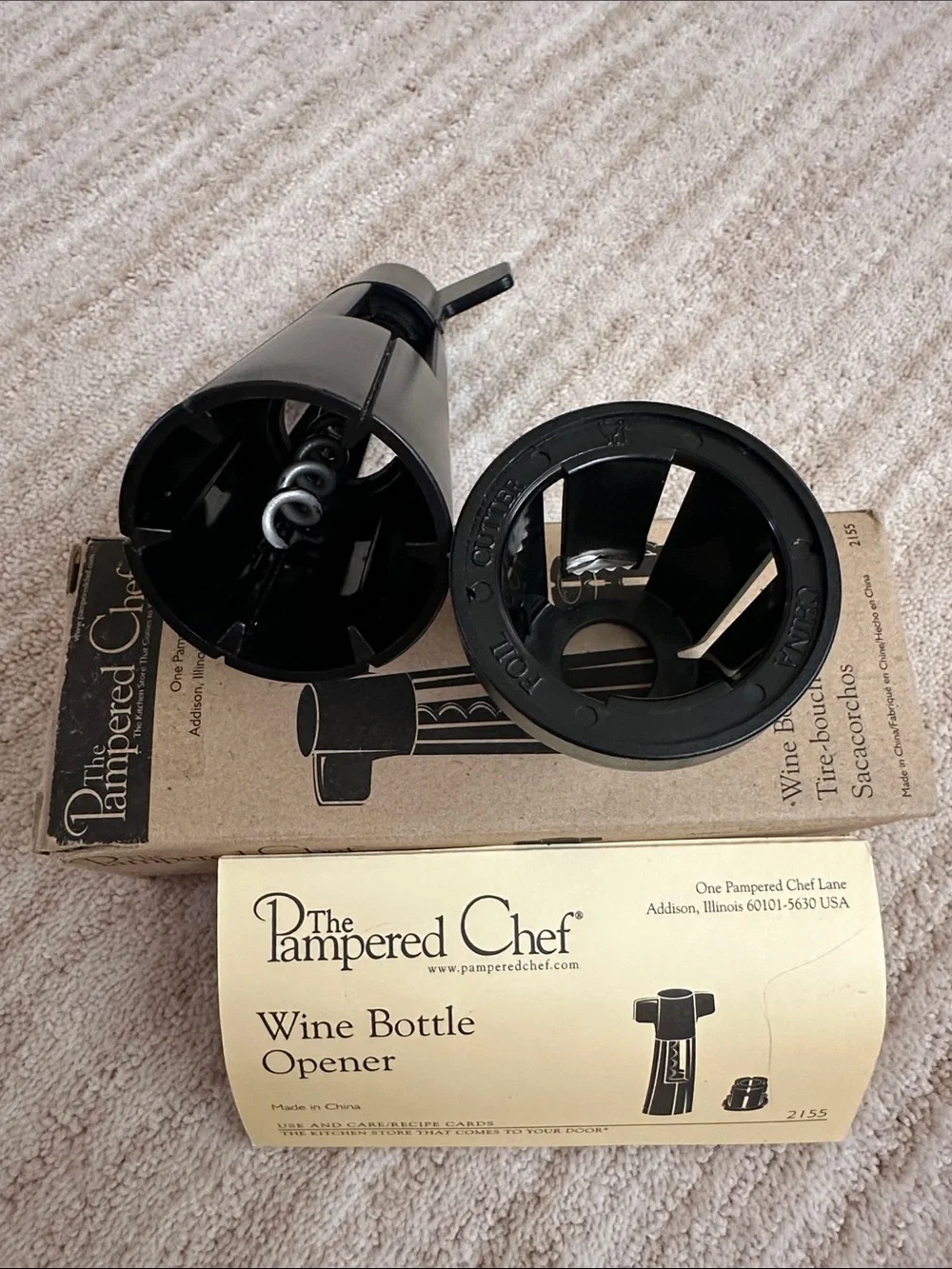 Pampered Chef Wine Bottle Opener & Foil Cutter #2155 Black